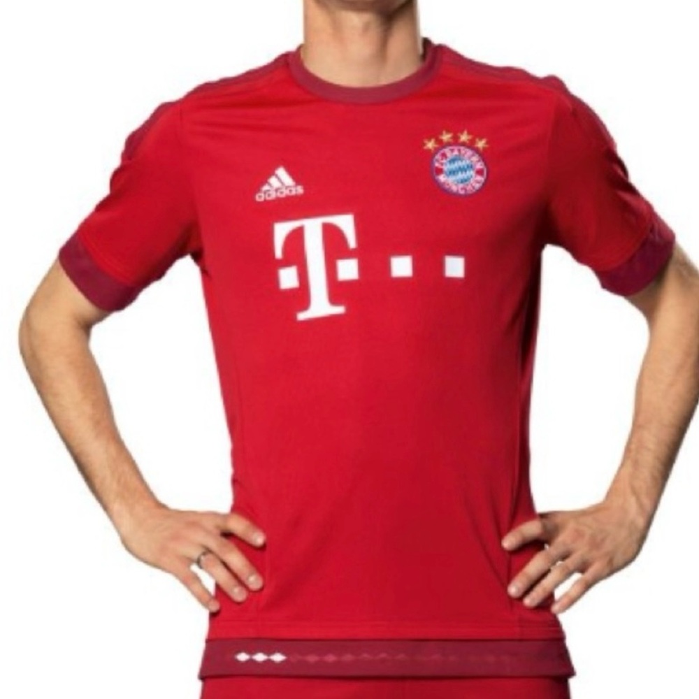 Adidas Bayern Munich Red Soccer Clima Cool Jersey w/Logo 2015-2016 NWOT Size S